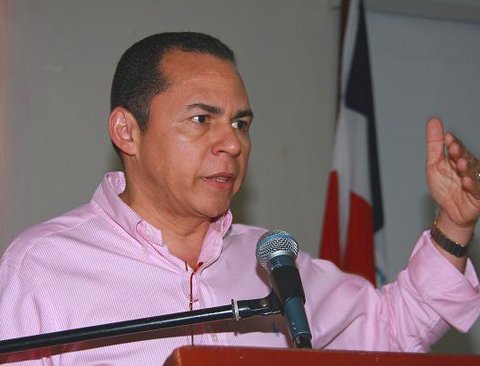Alcalde Municipal Lic. Remberto Cruz